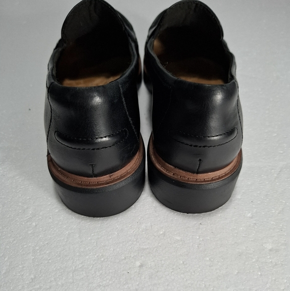 Clarks Womens Black Leather Loafers Size 10 Casual Professional Shoes - Picture 13 of 14